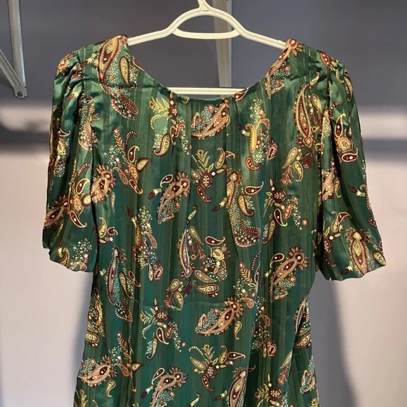 Roz & Ali Size Medium Green, Burgundy, and Taupe Top - Picture 4 of 4